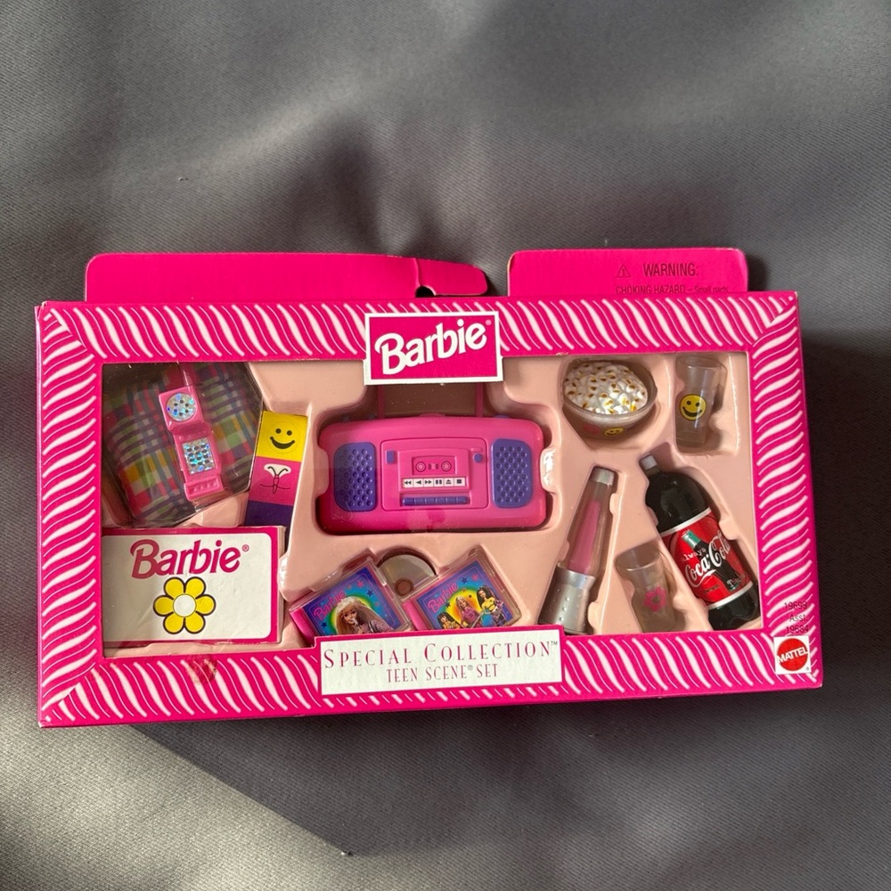 Barbie Teen Scene Set with Pink Boombox and Accessories
